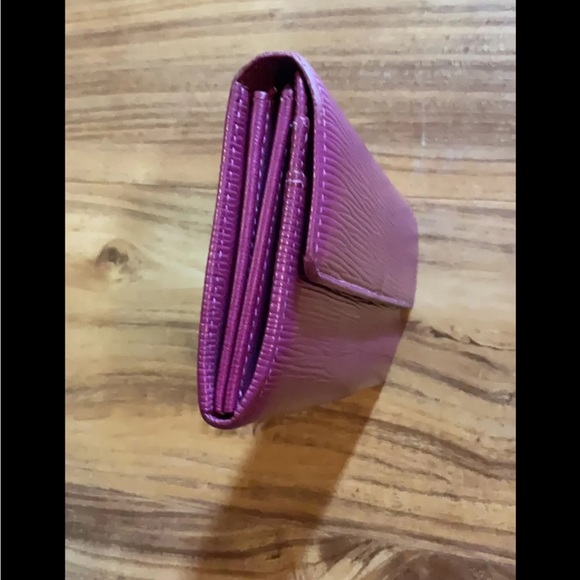 Louis Vuitton Pink Epi Leather Chain Wallet - Picture 5 of 15